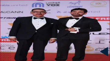 والد أمير المصري يبرز مجددًا على الريد كاربت في مهرجان القاهرة السينمائي